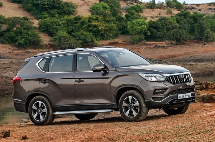 2019 Mahindra Alturas G4 front static 2019 Mahindra Alturas G4 front static